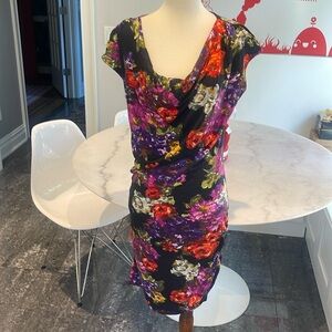 NWT THREE DOTS BODYCON FLORAL SIDE RUCHED CAP SLEEVE DRESS. L